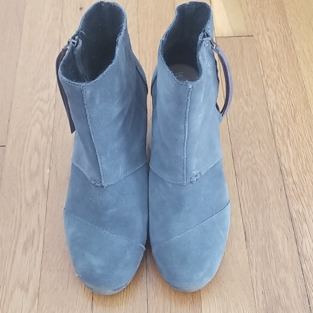 Tom's Gray Wedge Boots, Size 10